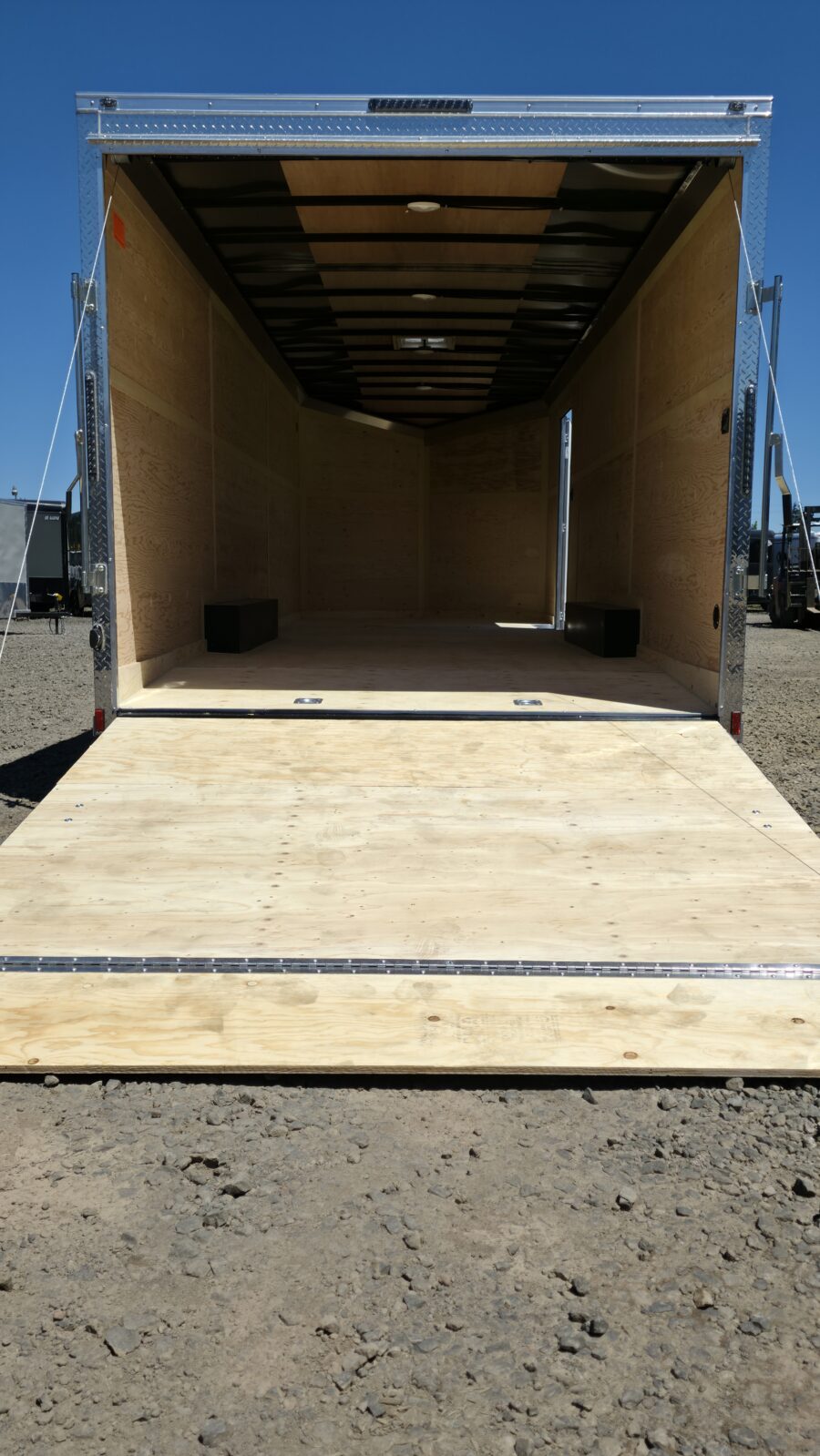 2025 E-Series by Cargo Mate 8.5x24 9800GVW Extra Height Enclosed Car Hauler Cargo - Image 5