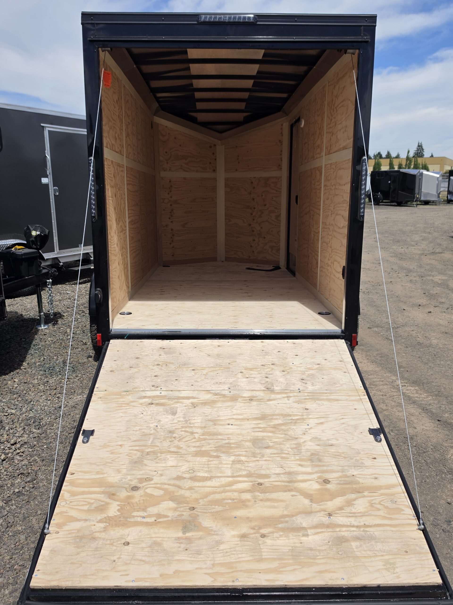 2027 Cargo Mate Enclosed Cargo Trailer 6x10 Ramp Door 1-Piece Roof Polycore - Image 2